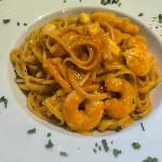 ΛΙΓΚΟΥΊΝΙ ΜΕ ΦΡΕΣΚΕΣ ΓΑΡΊΔΕΣ